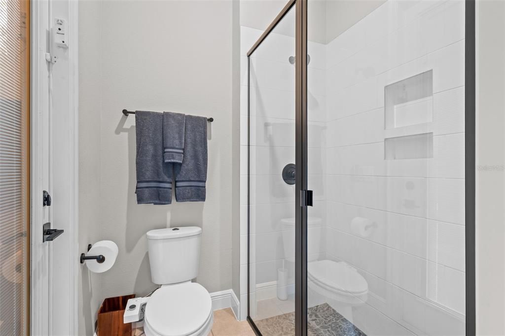 En Venta: $1,065,000 (4 camas, 3 baños, 3050 Pies cuadrados)