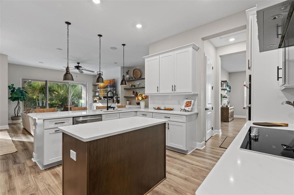 En Venta: $1,065,000 (4 camas, 3 baños, 3050 Pies cuadrados)