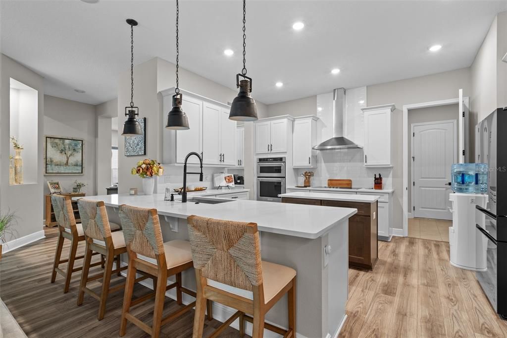 En Venta: $1,065,000 (4 camas, 3 baños, 3050 Pies cuadrados)