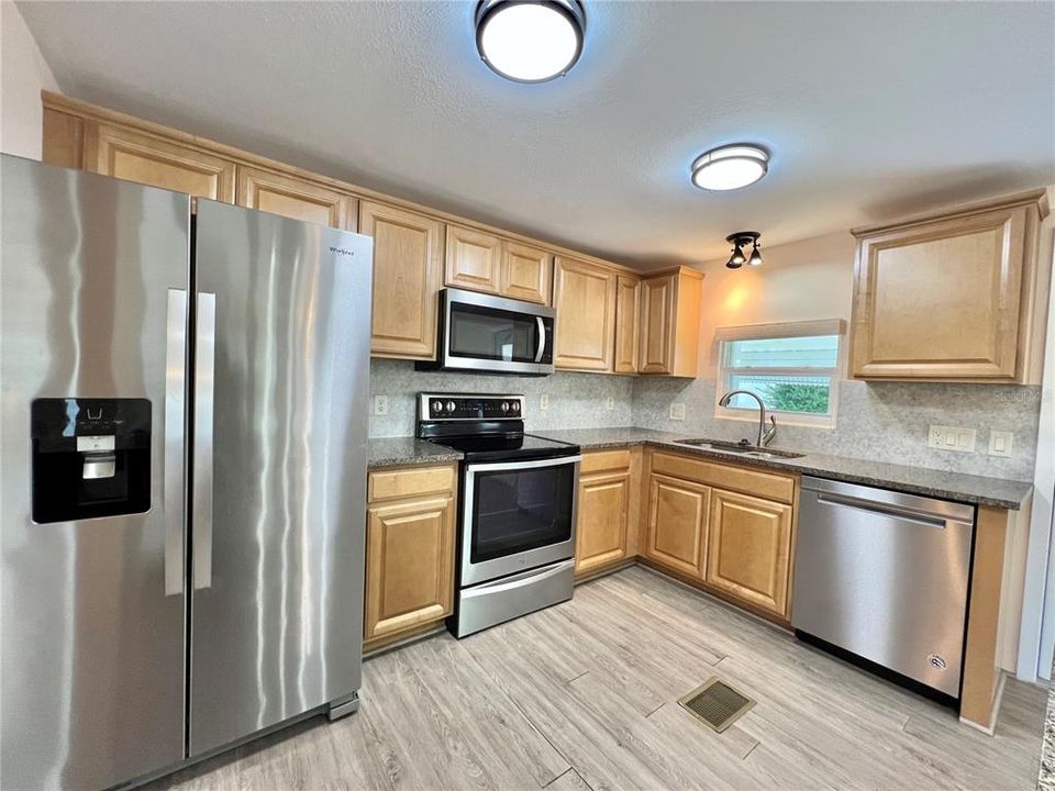 待售: $139,000 (2 贝兹, 2 浴室, 1342 平方英尺)