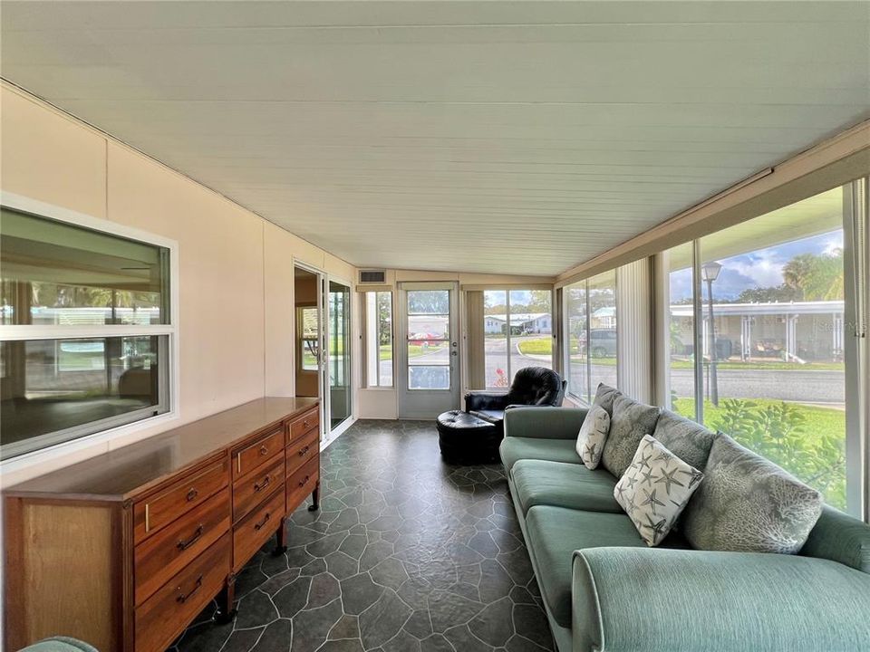 待售: $139,000 (2 贝兹, 2 浴室, 1342 平方英尺)