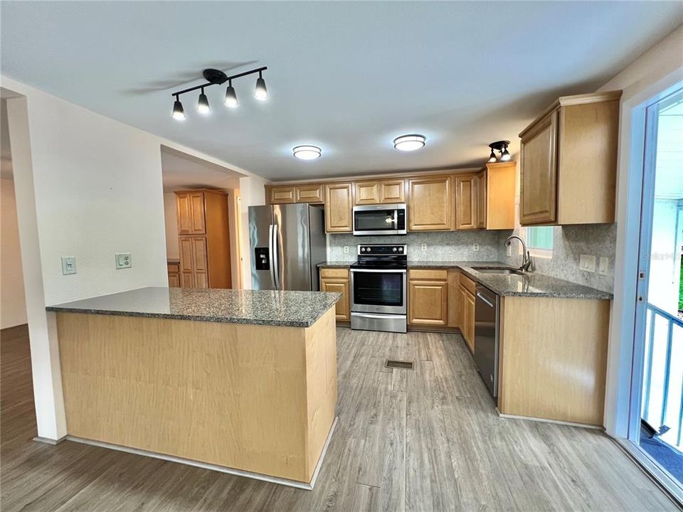 待售: $139,000 (2 贝兹, 2 浴室, 1342 平方英尺)