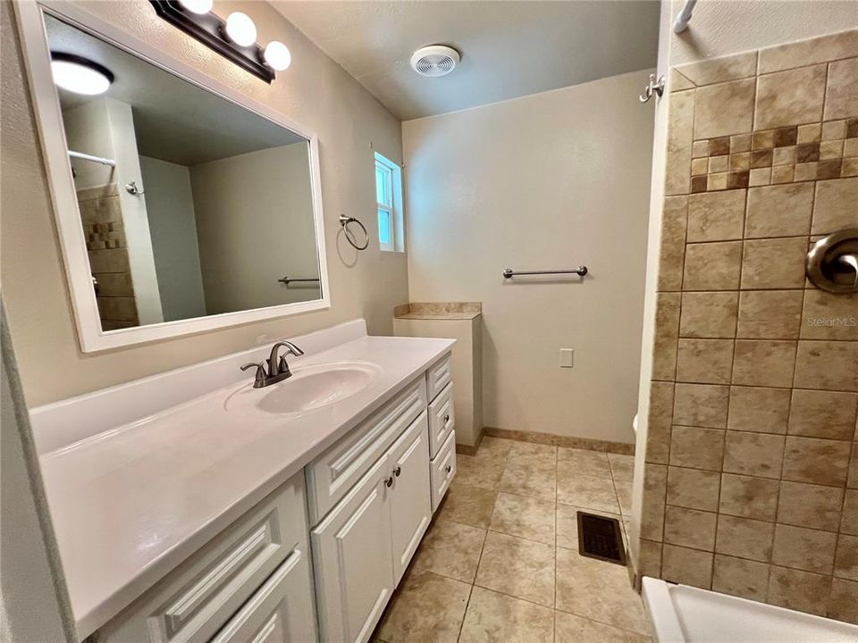 待售: $139,000 (2 贝兹, 2 浴室, 1342 平方英尺)