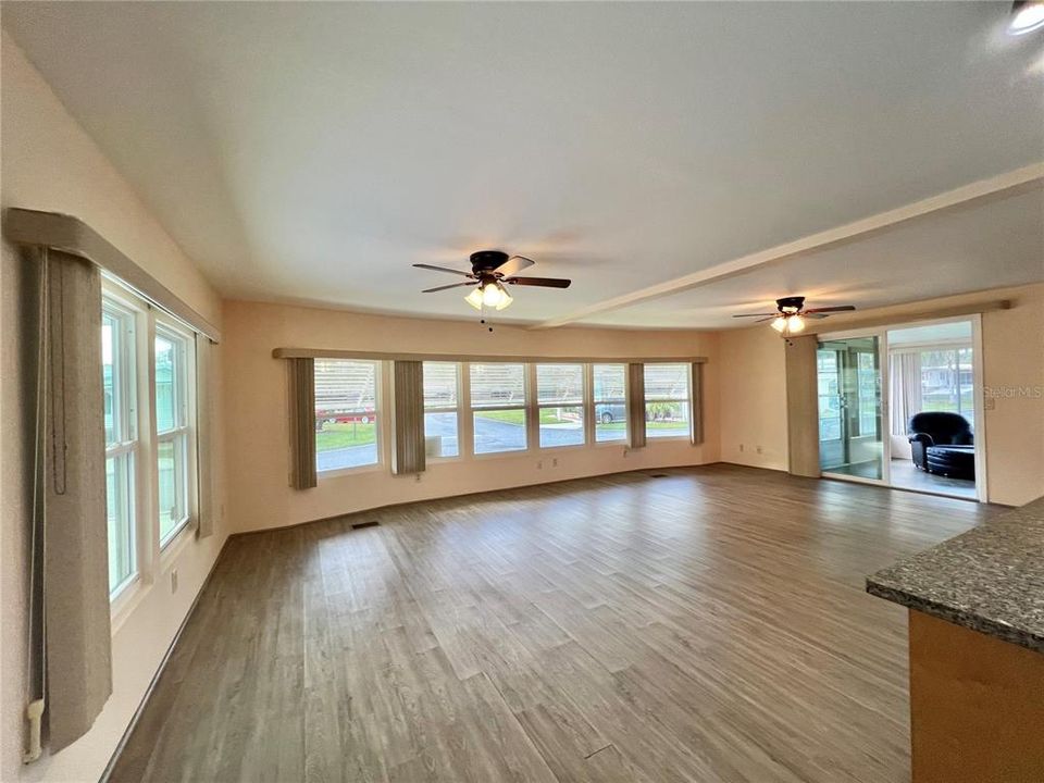 待售: $139,000 (2 贝兹, 2 浴室, 1342 平方英尺)