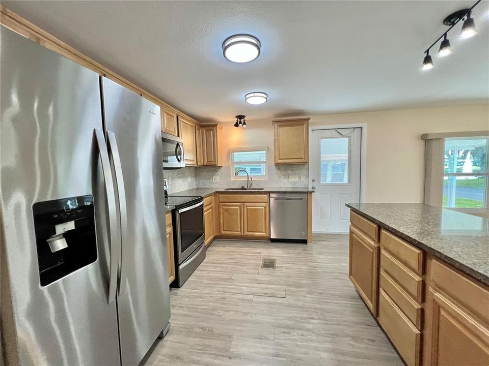 待售: $139,000 (2 贝兹, 2 浴室, 1342 平方英尺)