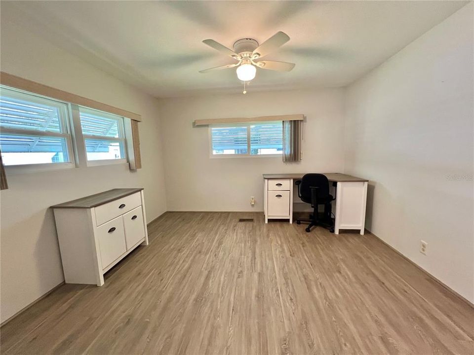 待售: $139,000 (2 贝兹, 2 浴室, 1342 平方英尺)