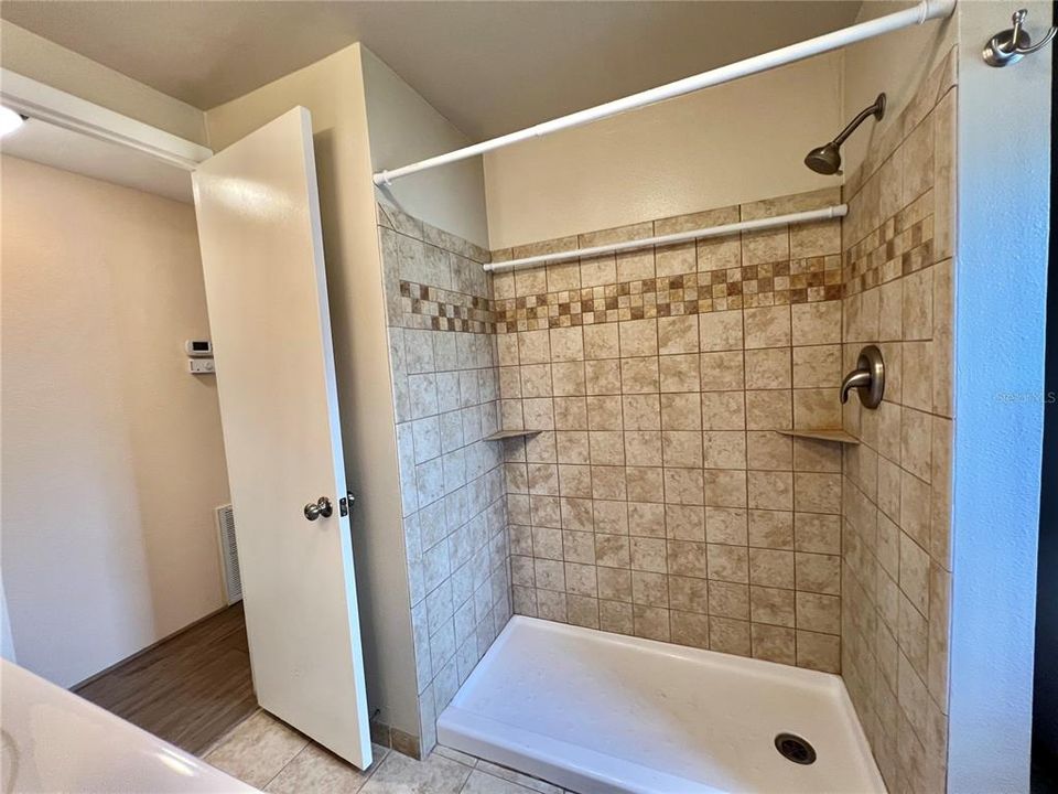 待售: $139,000 (2 贝兹, 2 浴室, 1342 平方英尺)