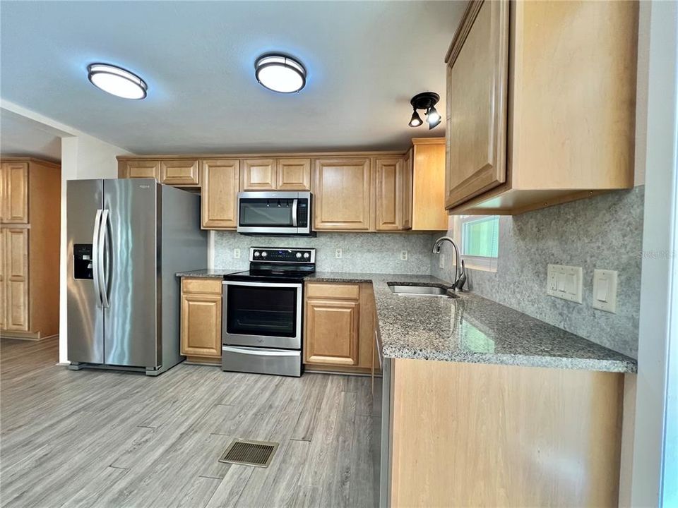 待售: $139,000 (2 贝兹, 2 浴室, 1342 平方英尺)