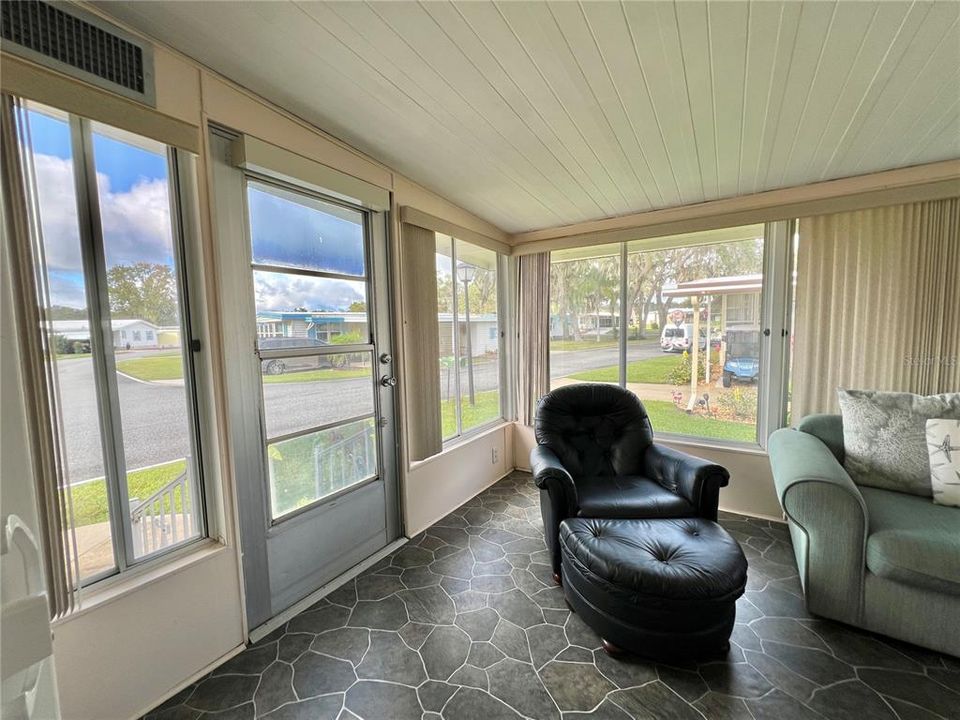 待售: $139,000 (2 贝兹, 2 浴室, 1342 平方英尺)