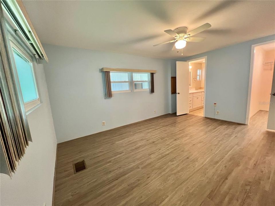 待售: $139,000 (2 贝兹, 2 浴室, 1342 平方英尺)