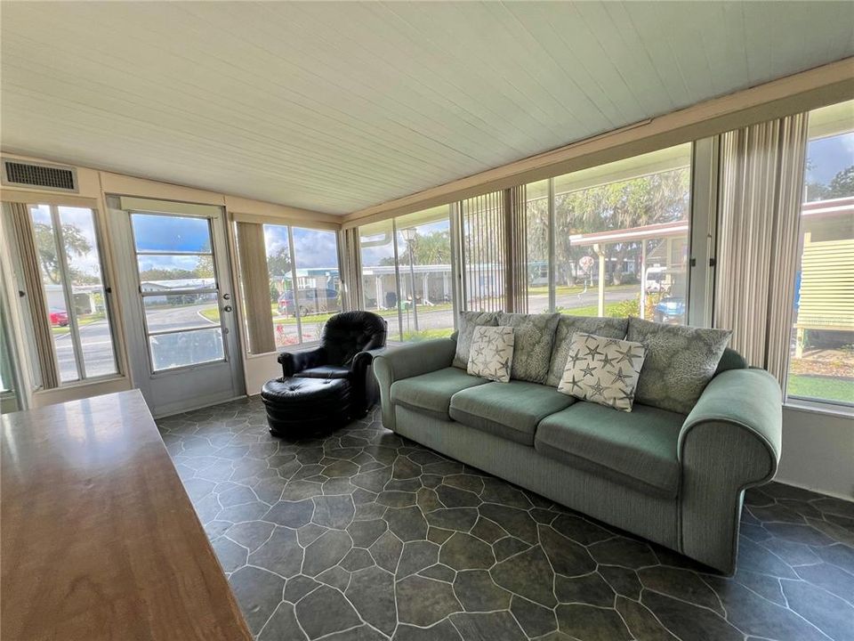 待售: $139,000 (2 贝兹, 2 浴室, 1342 平方英尺)