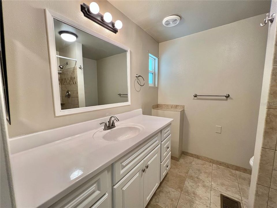 待售: $139,000 (2 贝兹, 2 浴室, 1342 平方英尺)