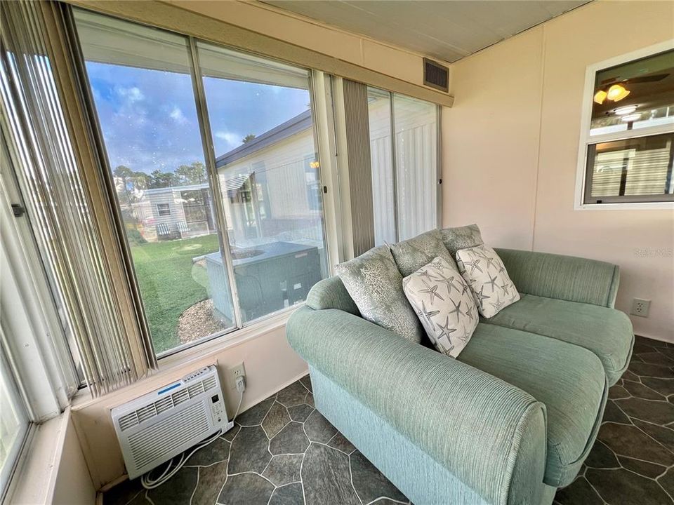 待售: $139,000 (2 贝兹, 2 浴室, 1342 平方英尺)