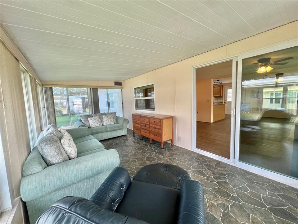 待售: $139,000 (2 贝兹, 2 浴室, 1342 平方英尺)