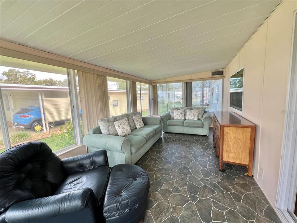 待售: $139,000 (2 贝兹, 2 浴室, 1342 平方英尺)