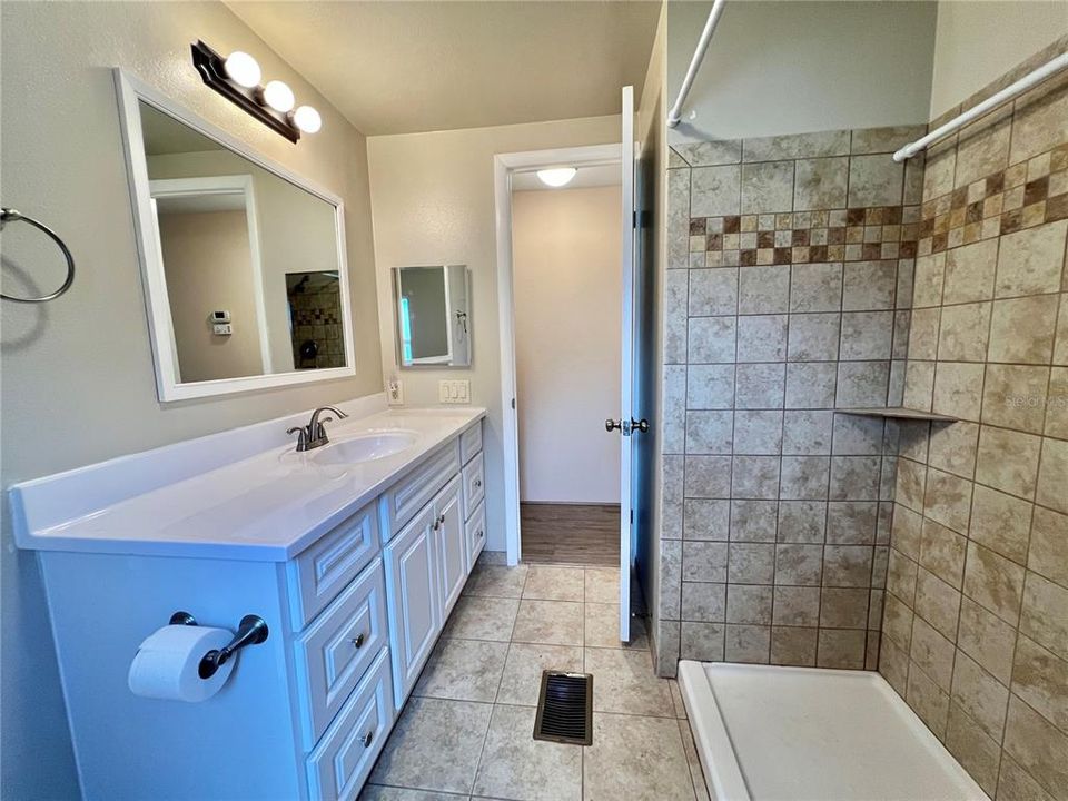 待售: $139,000 (2 贝兹, 2 浴室, 1342 平方英尺)