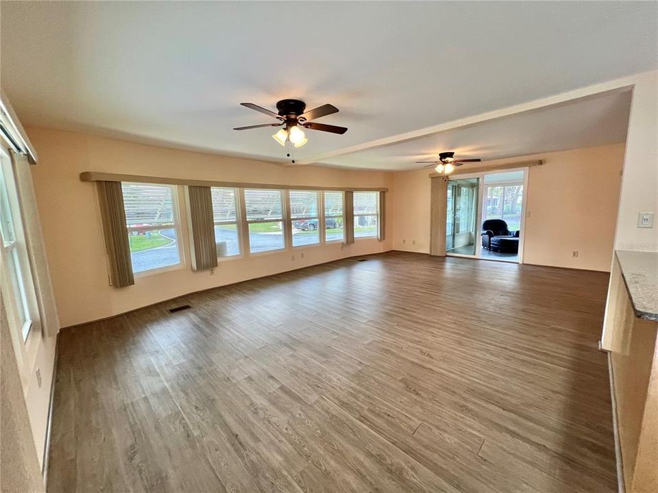 待售: $139,000 (2 贝兹, 2 浴室, 1342 平方英尺)