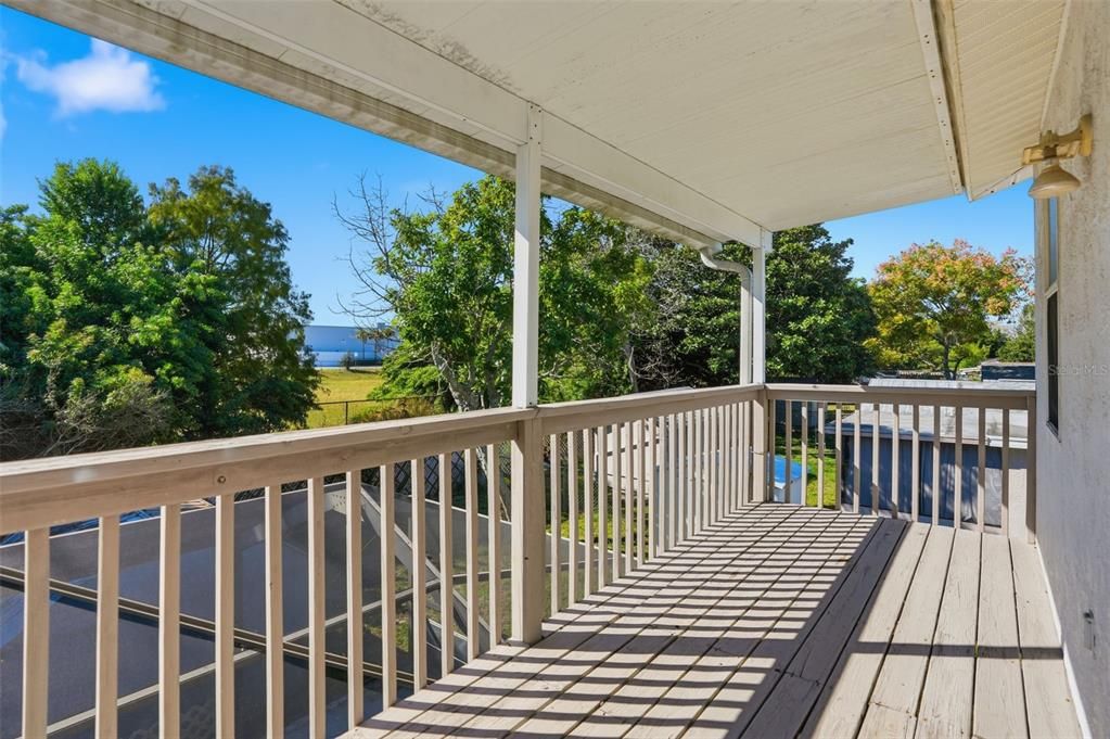 Под контрактом: $199,000 (3 спален, 2 ванн, 1496 Квадратных фут)