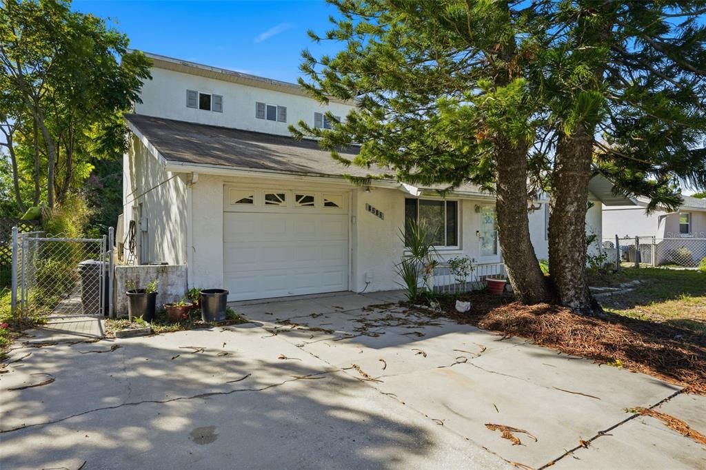 Под контрактом: $199,000 (3 спален, 2 ванн, 1496 Квадратных фут)