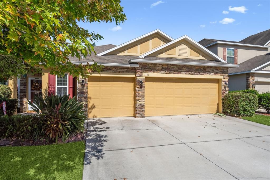 For Sale: $339,999 (3 beds, 2 baths, 1761 Square Feet)