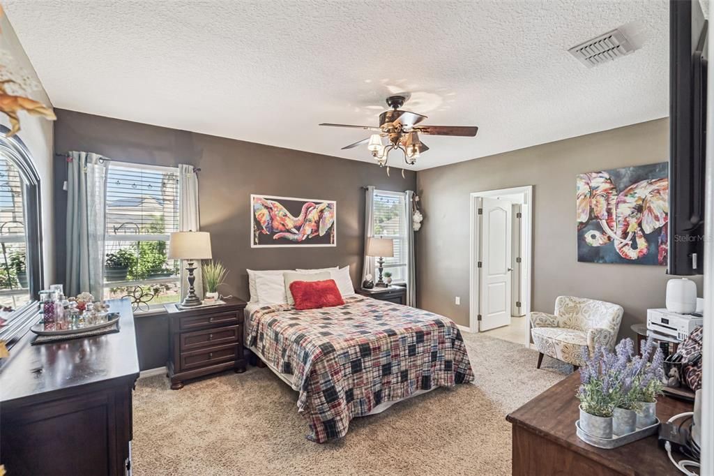 For Sale: $339,999 (3 beds, 2 baths, 1761 Square Feet)