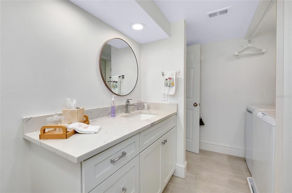 合同活跃: $299,000 (3 贝兹, 2 浴室, 1357 平方英尺)