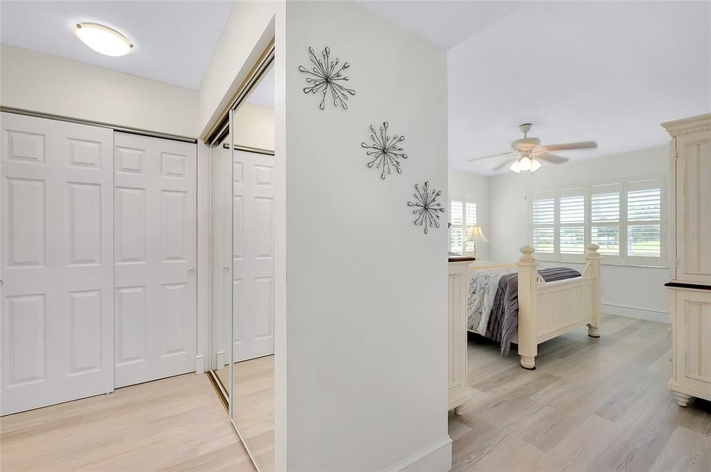 合同活跃: $299,000 (3 贝兹, 2 浴室, 1357 平方英尺)