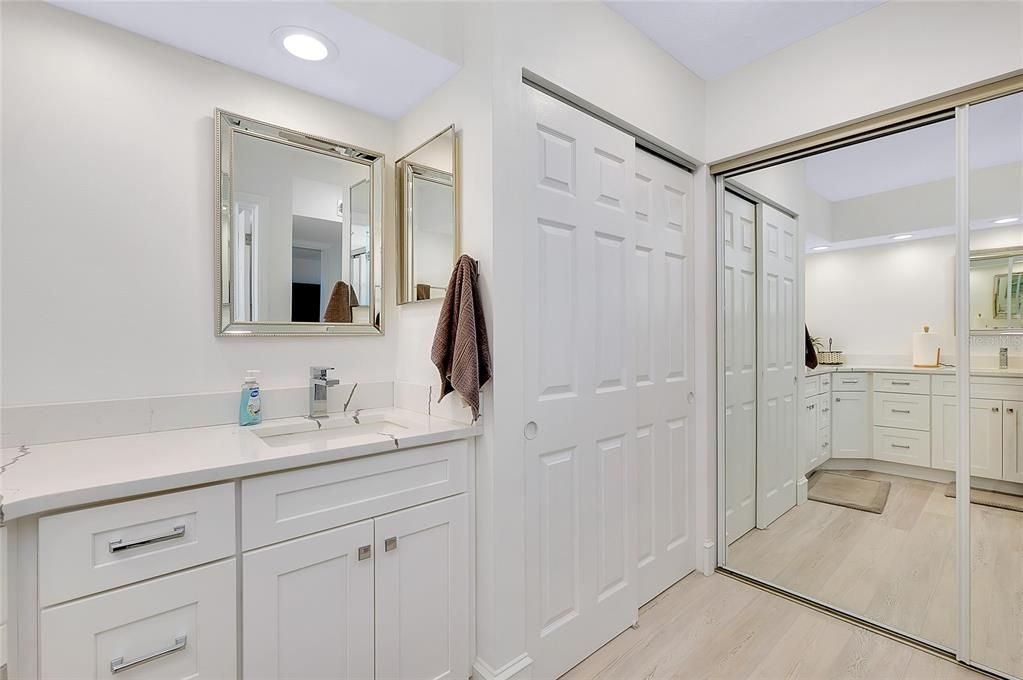 合同活跃: $299,000 (3 贝兹, 2 浴室, 1357 平方英尺)