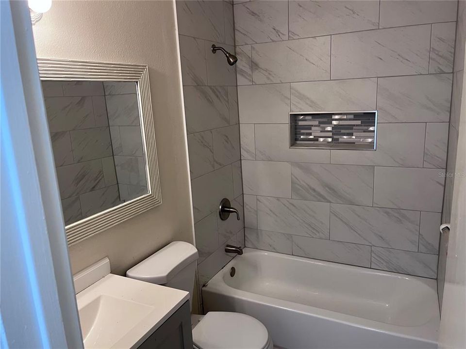 出租: $1,600 (3 贝兹, 2 浴室, 1000 平方英尺)