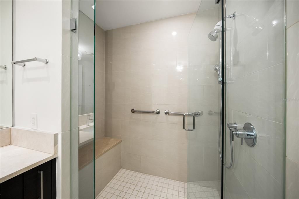 For Sale: $1,975,000 (2 beds, 2 baths, 1770 Square Feet)