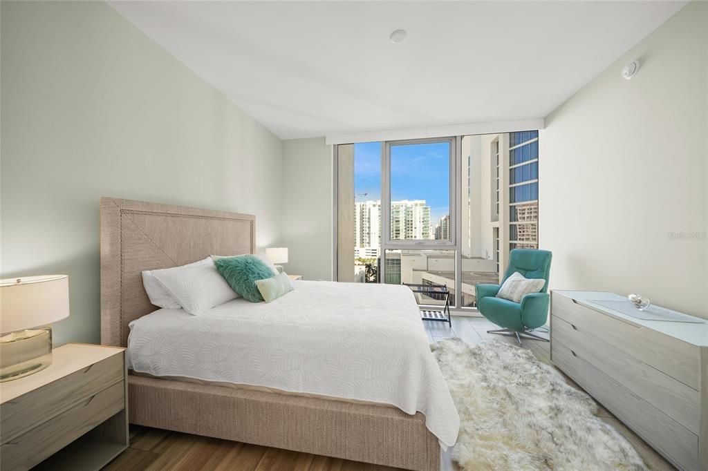 For Sale: $1,975,000 (2 beds, 2 baths, 1770 Square Feet)