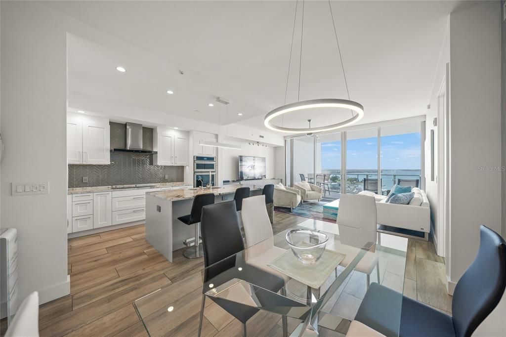 For Sale: $1,975,000 (2 beds, 2 baths, 1770 Square Feet)