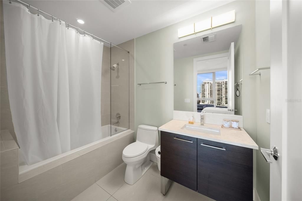 For Sale: $1,975,000 (2 beds, 2 baths, 1770 Square Feet)