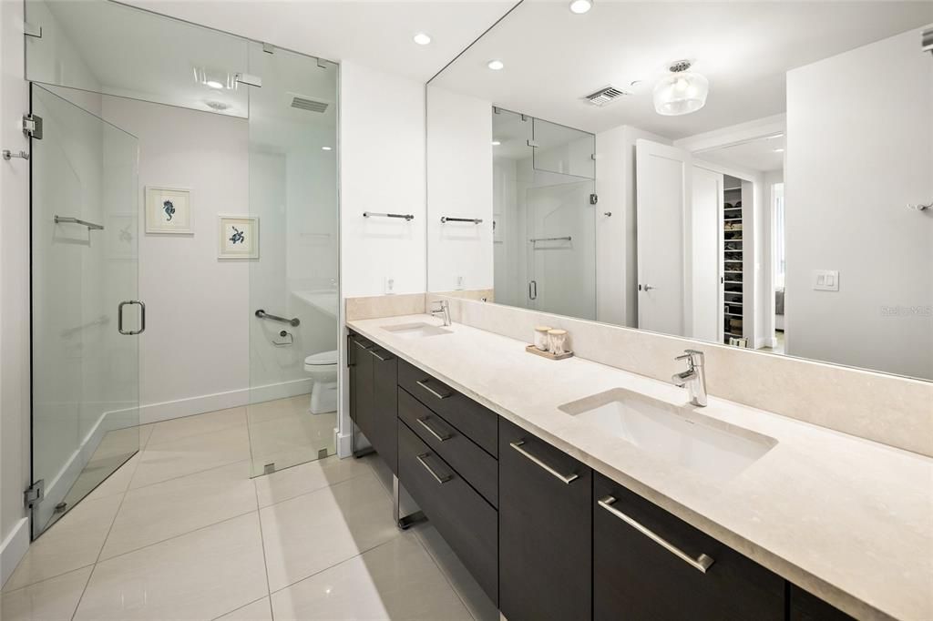 For Sale: $1,975,000 (2 beds, 2 baths, 1770 Square Feet)