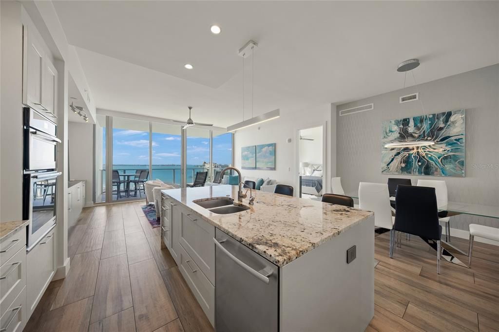 For Sale: $1,975,000 (2 beds, 2 baths, 1770 Square Feet)