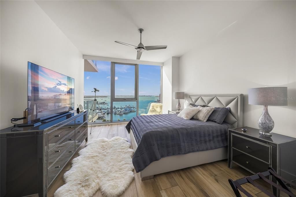 For Sale: $1,975,000 (2 beds, 2 baths, 1770 Square Feet)