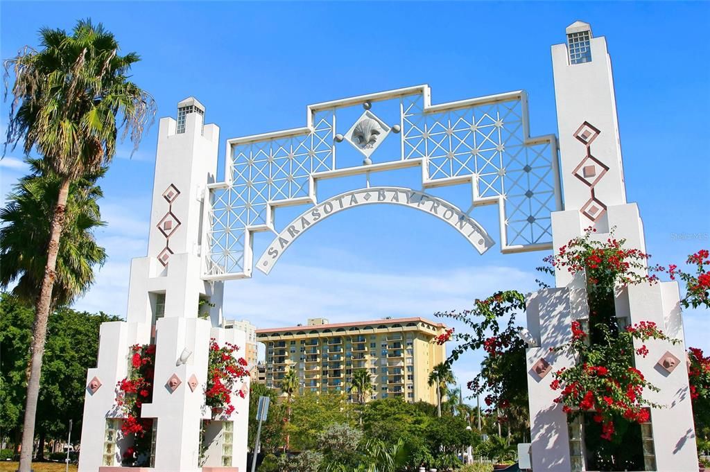 For Sale: $1,975,000 (2 beds, 2 baths, 1770 Square Feet)