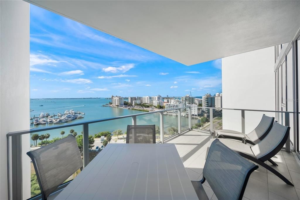 For Sale: $1,975,000 (2 beds, 2 baths, 1770 Square Feet)