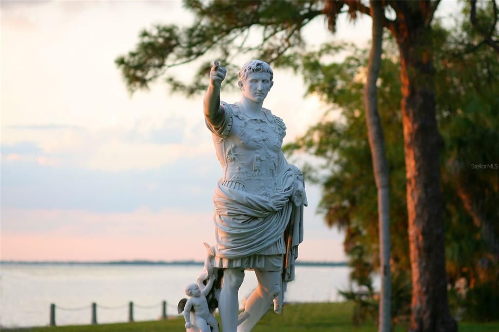 For Sale: $1,975,000 (2 beds, 2 baths, 1770 Square Feet)