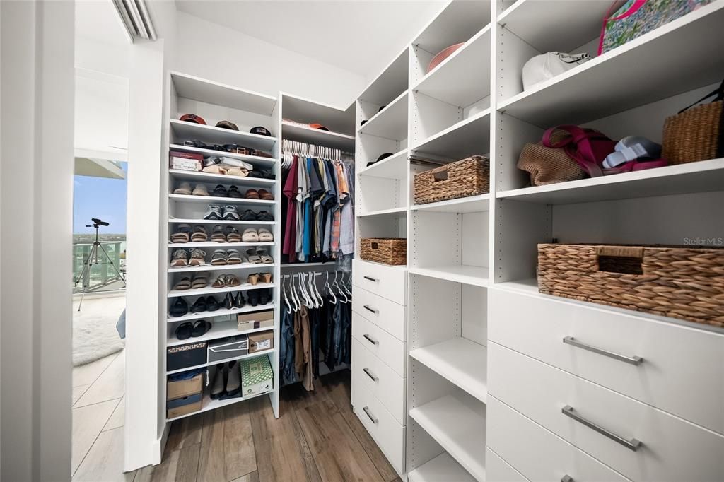 For Sale: $1,975,000 (2 beds, 2 baths, 1770 Square Feet)