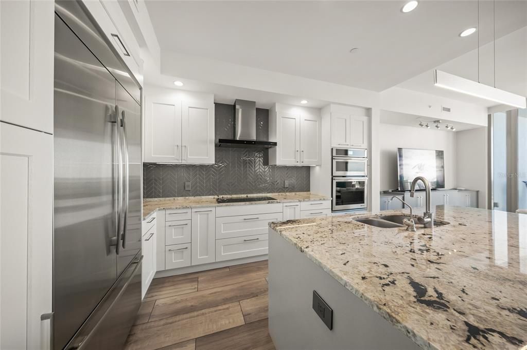 For Sale: $1,975,000 (2 beds, 2 baths, 1770 Square Feet)