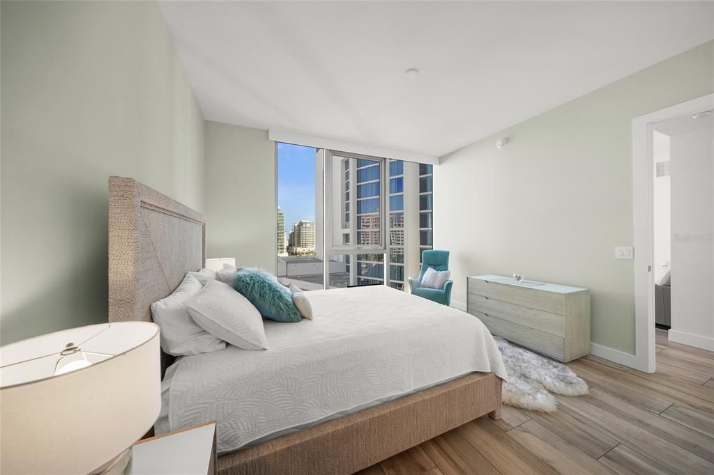 For Sale: $1,975,000 (2 beds, 2 baths, 1770 Square Feet)