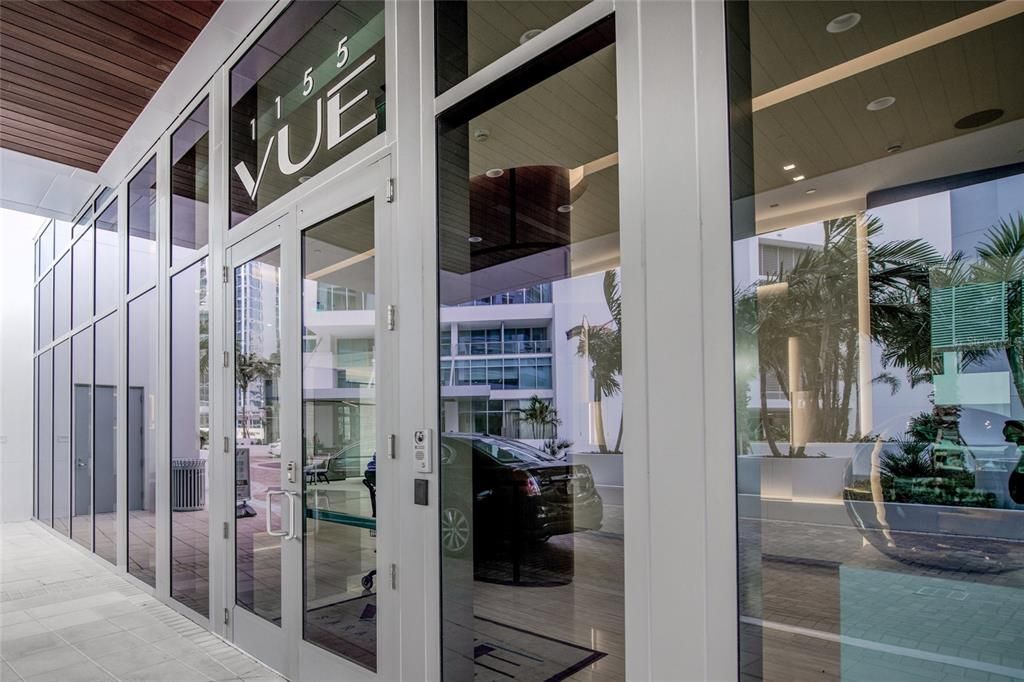 For Sale: $1,975,000 (2 beds, 2 baths, 1770 Square Feet)