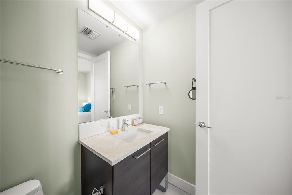 For Sale: $1,975,000 (2 beds, 2 baths, 1770 Square Feet)