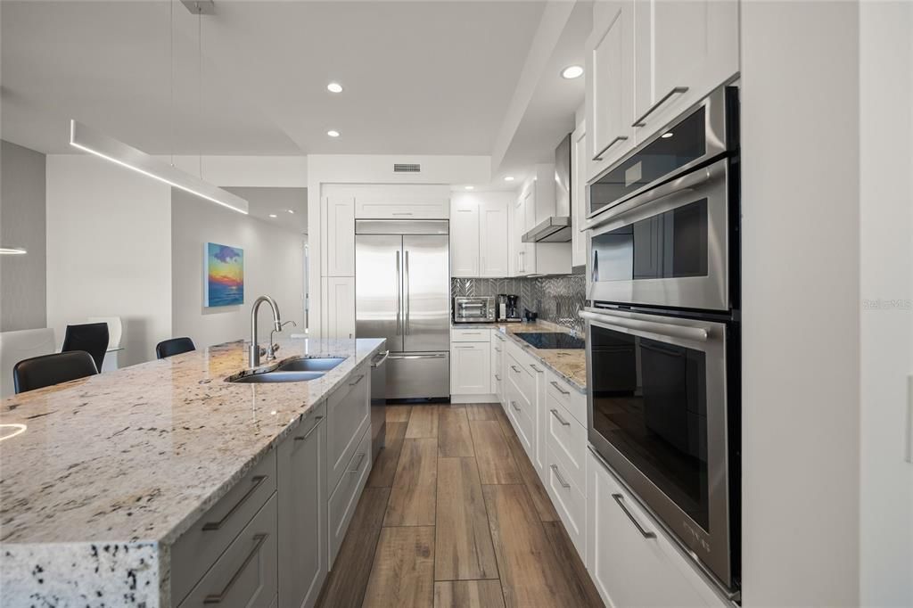 For Sale: $1,975,000 (2 beds, 2 baths, 1770 Square Feet)