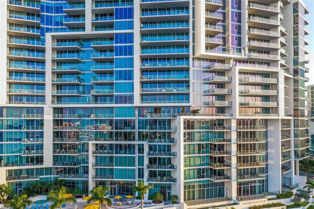 For Sale: $1,975,000 (2 beds, 2 baths, 1770 Square Feet)