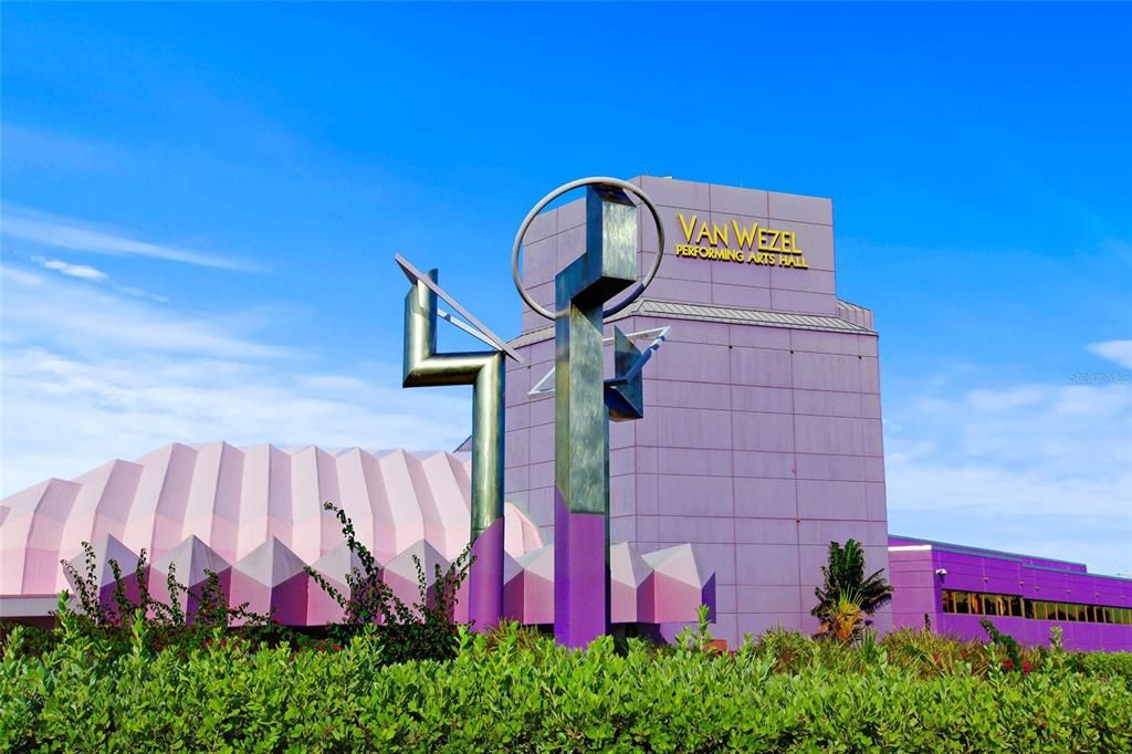 For Sale: $1,975,000 (2 beds, 2 baths, 1770 Square Feet)