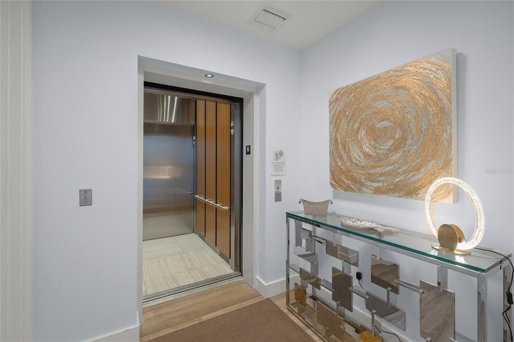 For Sale: $1,975,000 (2 beds, 2 baths, 1770 Square Feet)