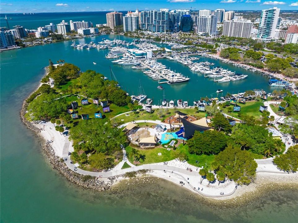 For Sale: $1,975,000 (2 beds, 2 baths, 1770 Square Feet)