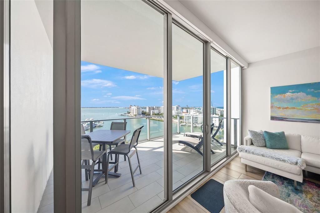 For Sale: $1,975,000 (2 beds, 2 baths, 1770 Square Feet)